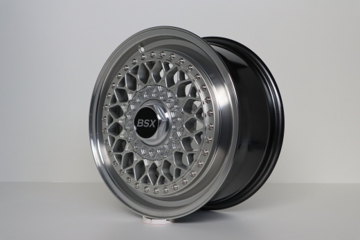 BSX Klassik Lip 7x16Zoll ET25 LK 4x100 mit Tüv Silber