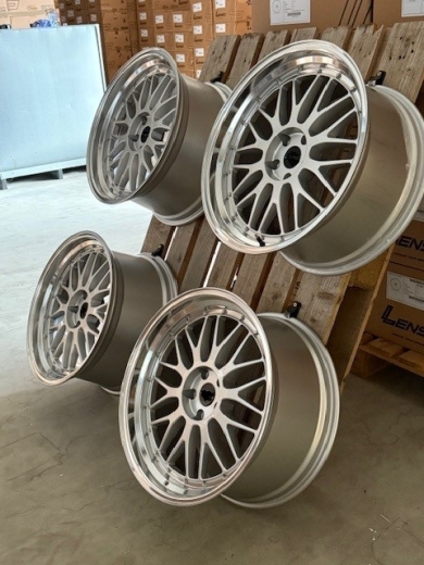 IB Le Mans ® 8,5 + 10 x 20 LK 5x112 ET30 Silber